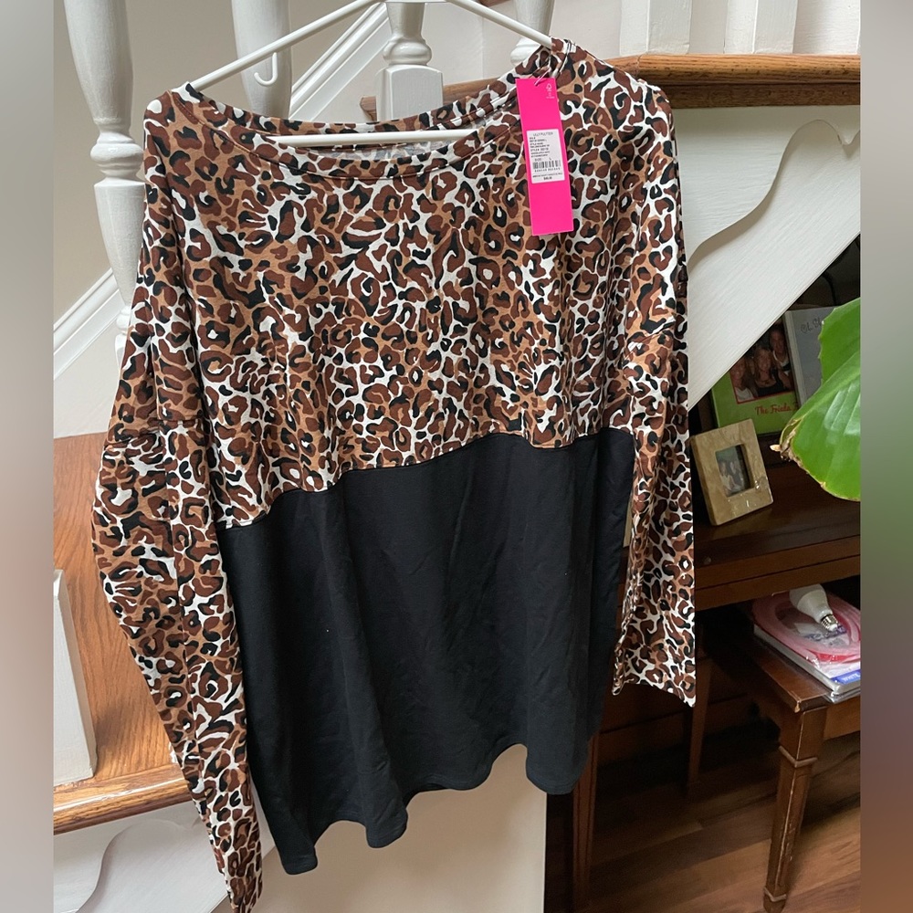 Brand New with Tags, Lilly Pulitzer Finn Top in My Favorite Spot, Size LG